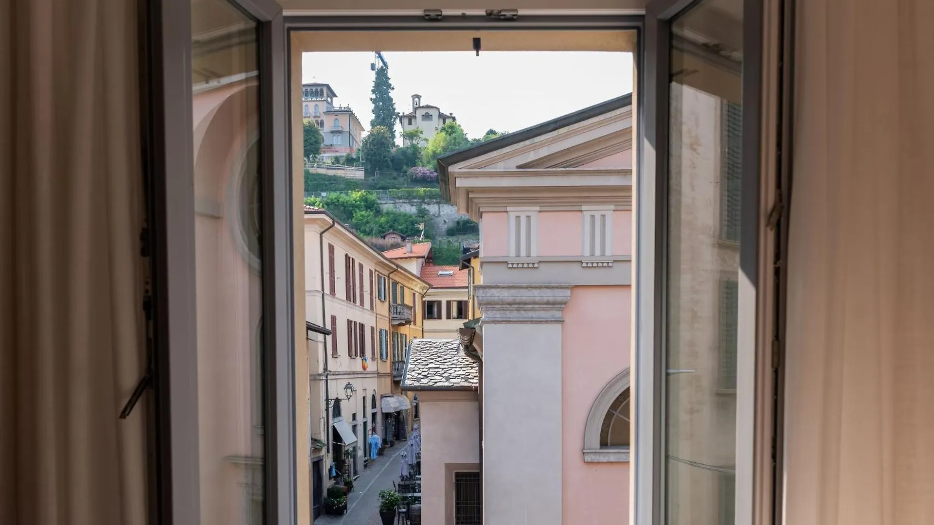 Salvia - Menaggio By Lovecomo 0*,
